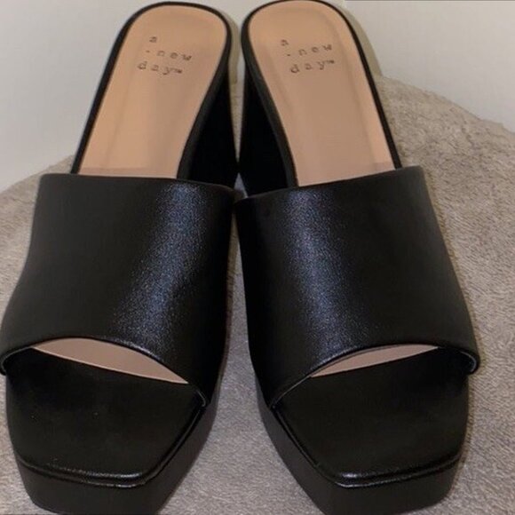 A New Day Heels Black Harlow Mule - Picture 4 of 8